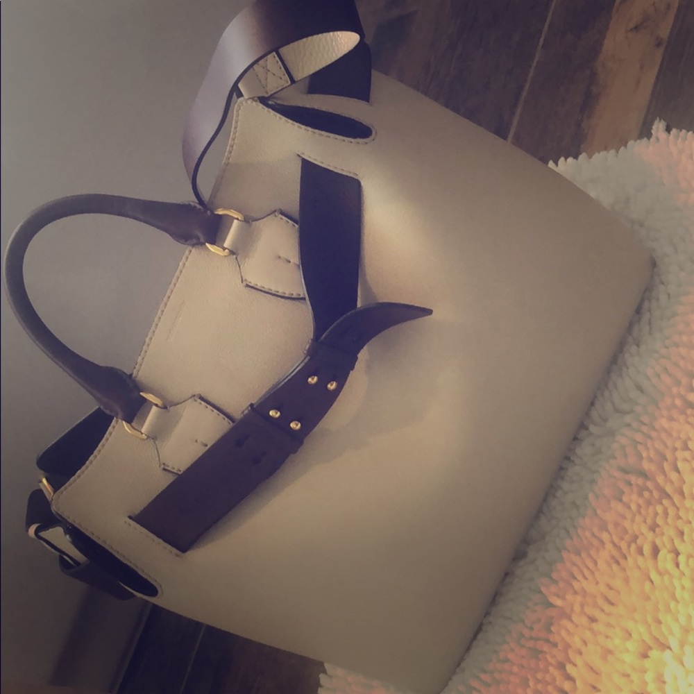 Burberry Purse. Gentle used.